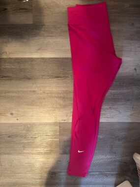 Nike Hot Pink Womens Athletic Leggings